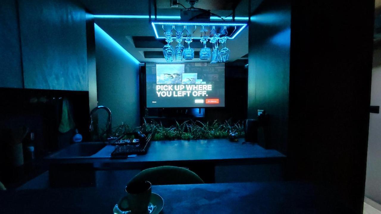 Smart Luxury Penthouse Suites - Private Sauna, Hot-Tub, Home Cinema At The Best Location In Skopje Exterior foto
