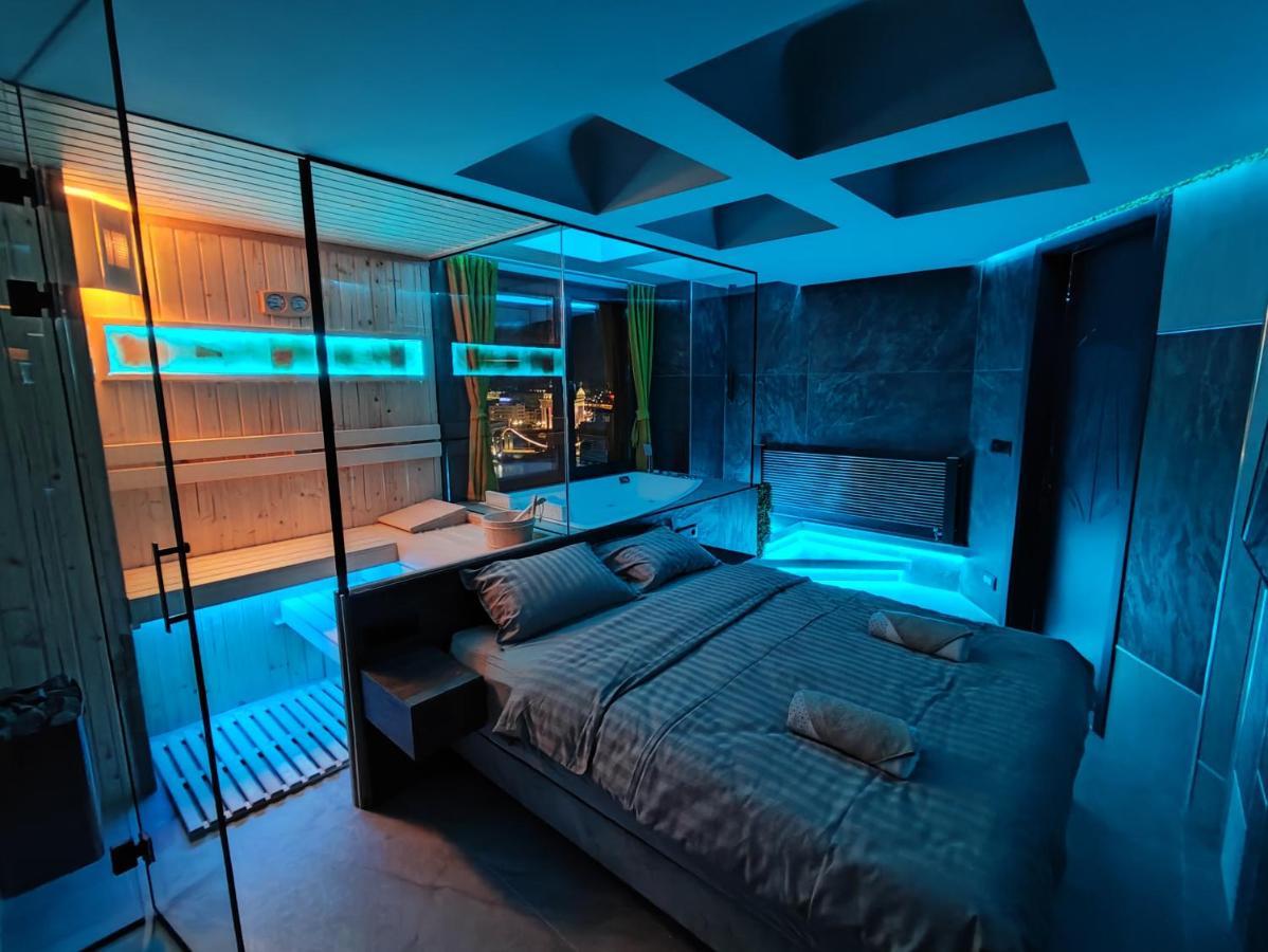 Smart Luxury Penthouse Suites - Private Sauna, Hot-Tub, Home Cinema At The Best Location In Skopje Exterior foto