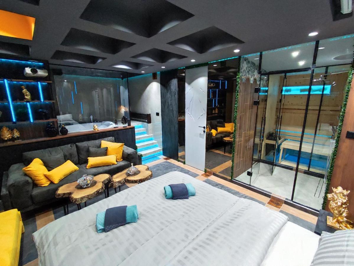 Smart Luxury Penthouse Suites - Private Sauna, Hot-Tub, Home Cinema At The Best Location In Skopje Exterior foto