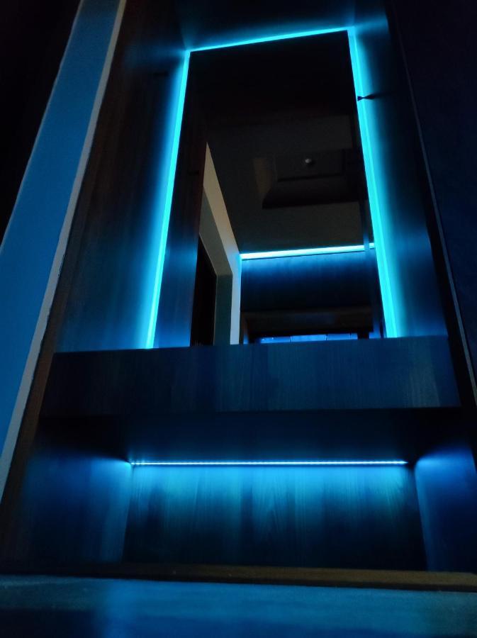 Smart Luxury Penthouse Suites - Private Sauna, Hot-Tub, Home Cinema At The Best Location In Skopje Exterior foto