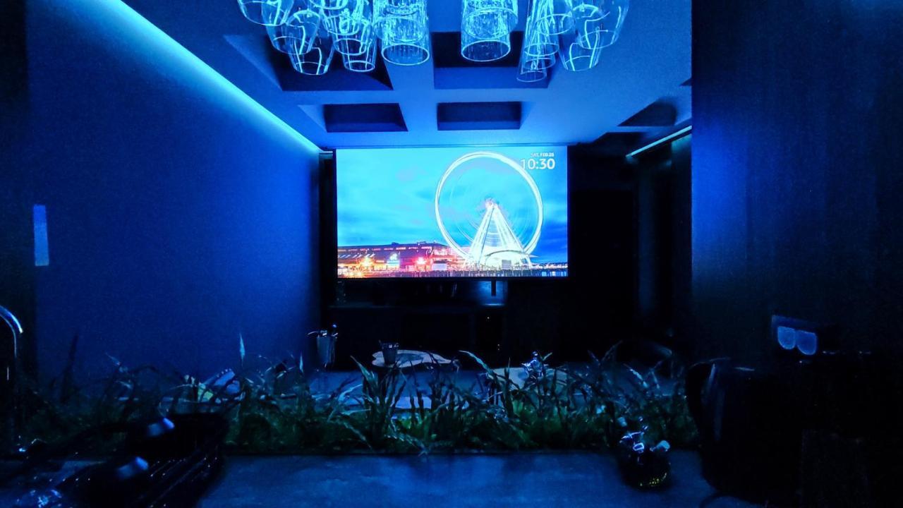 Smart Luxury Penthouse Suites - Private Sauna, Hot-Tub, Home Cinema At The Best Location In Skopje Exterior foto