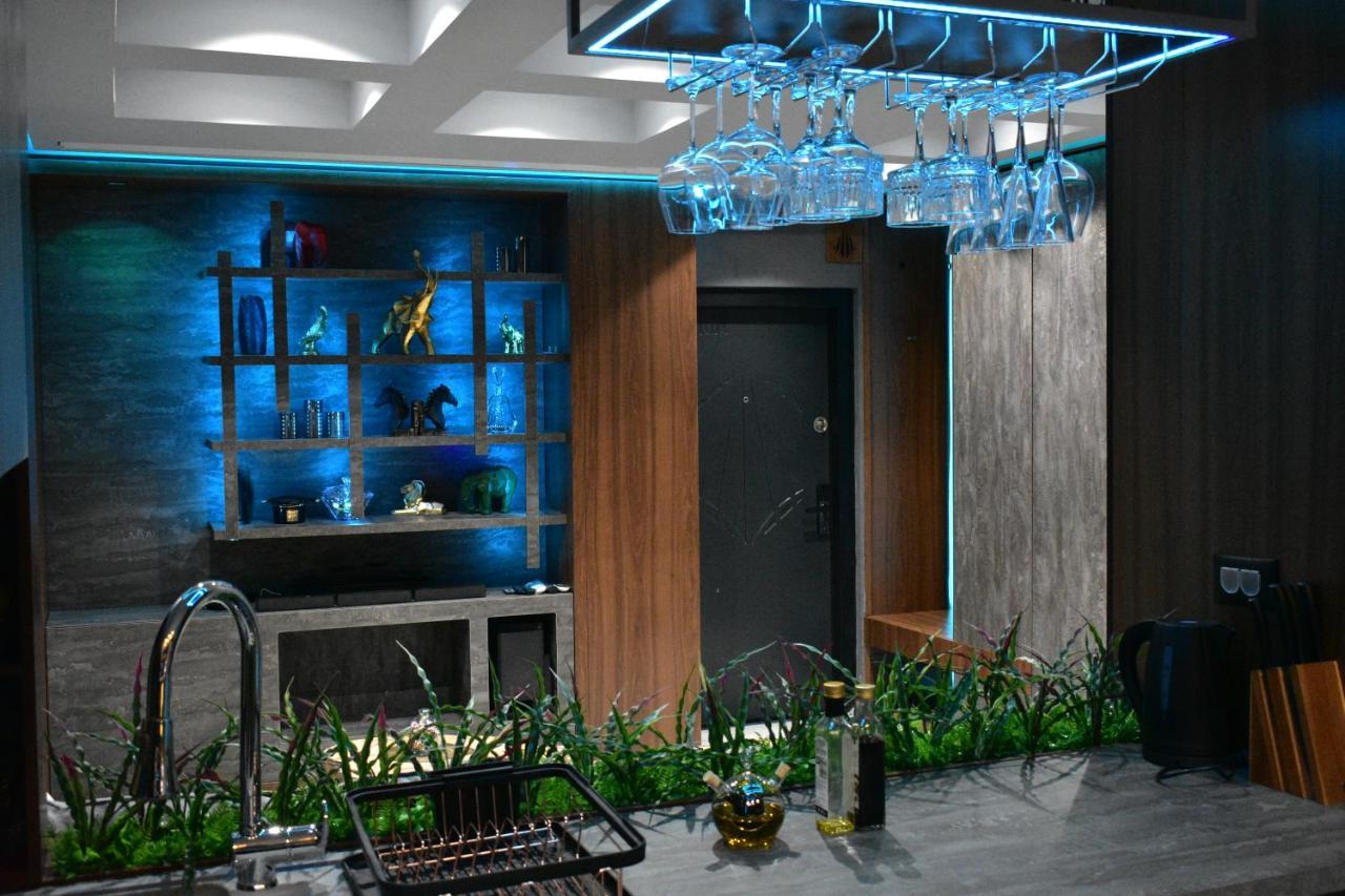 Smart Luxury Penthouse Suites - Private Sauna, Hot-Tub, Home Cinema At The Best Location In Skopje Exterior foto