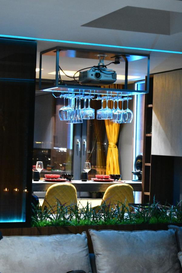 Smart Luxury Penthouse Suites - Private Sauna, Hot-Tub, Home Cinema At The Best Location In Skopje Exterior foto